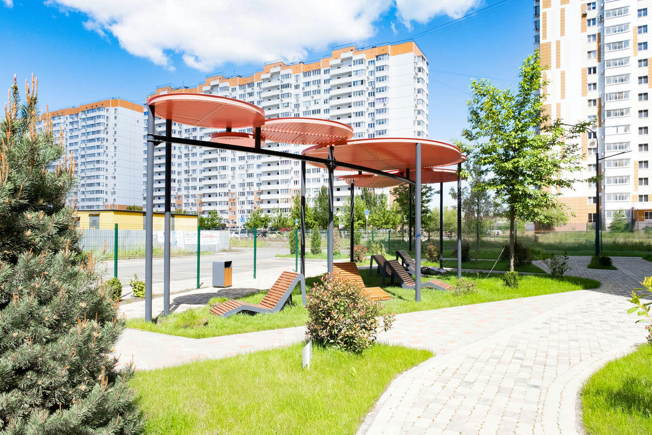 Парк у дома 10